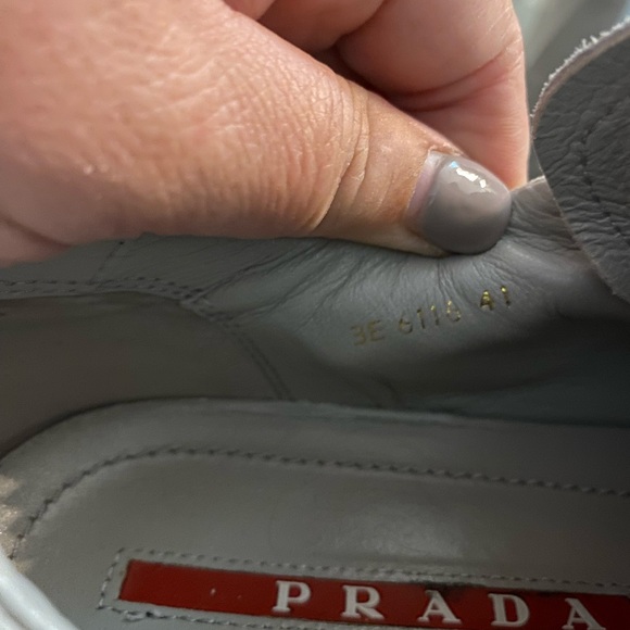 Confortable Prada suede gray shoes - Picture 4 of 5